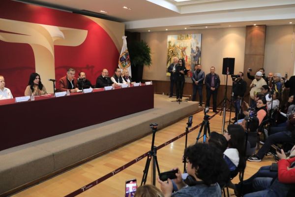 Blindan pensiones por 25 años, a burócratas