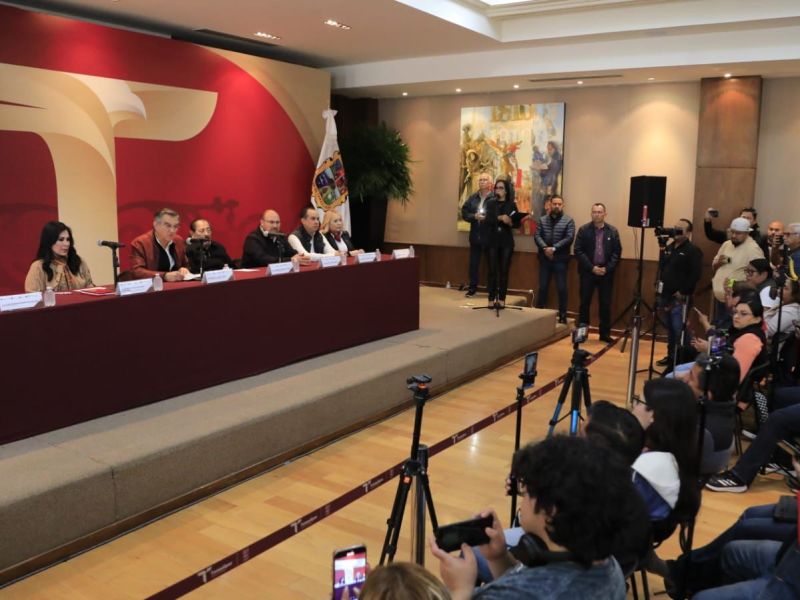 Blindan pensiones por 25 años, a burócratas