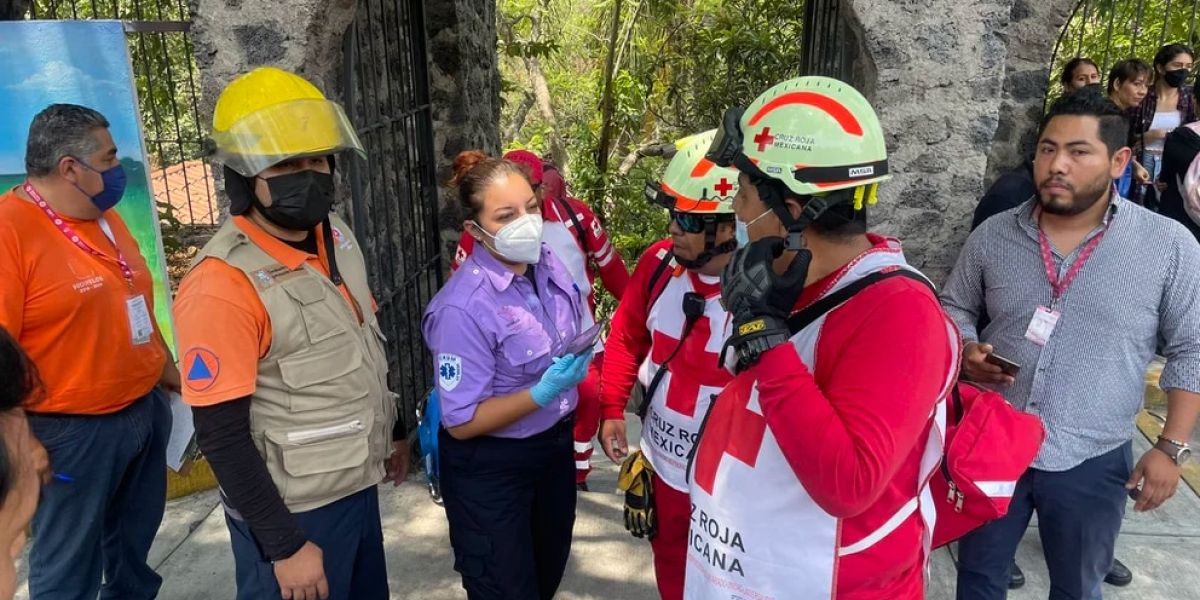 Alcalde de Cuernavaca y funcionarios cayeron de un puente colgante que colapsó