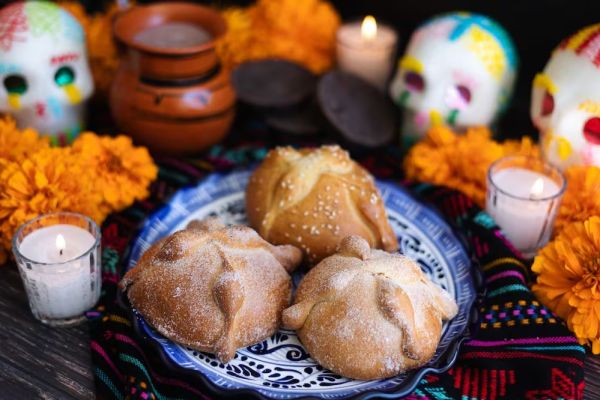 ¿Por qué no puede faltar el Pan de Muerto en tu ofrenda?