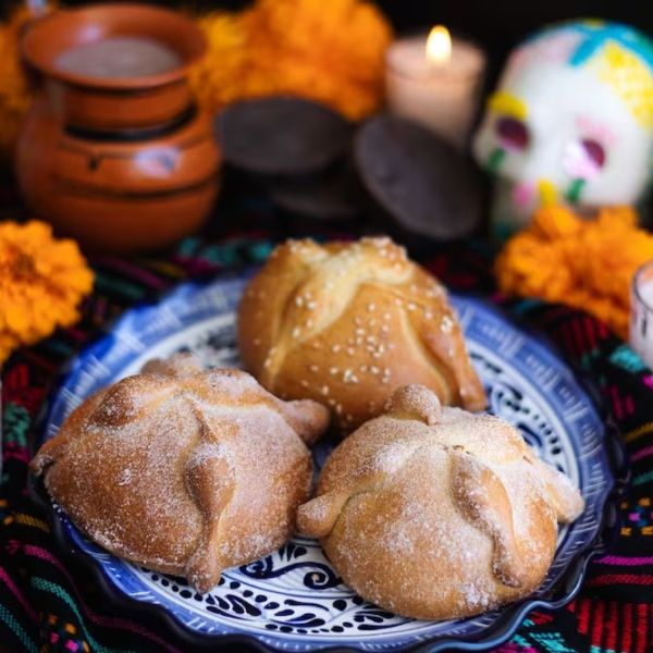 ¿Por qué no puede faltar el Pan de Muerto en tu ofrenda?