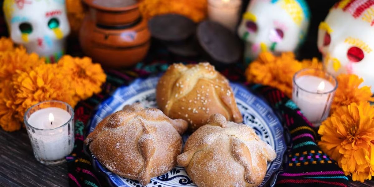 ¿Por qué no puede faltar el Pan de Muerto en tu ofrenda?