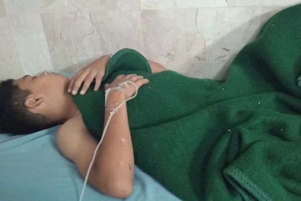 Denuncian brutal golpiza contra adolescente de 13 años; se debate entre la vida y la muerte