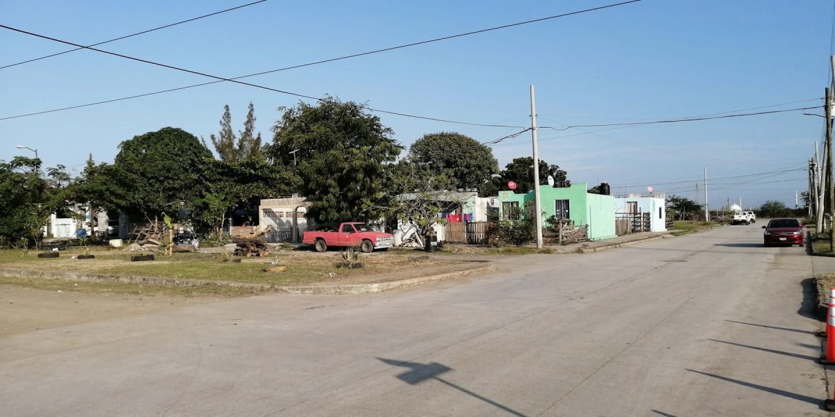 Habitantes de la Colonia Unidos Avanzamos tienen tres semanas con sin energía eléctrica