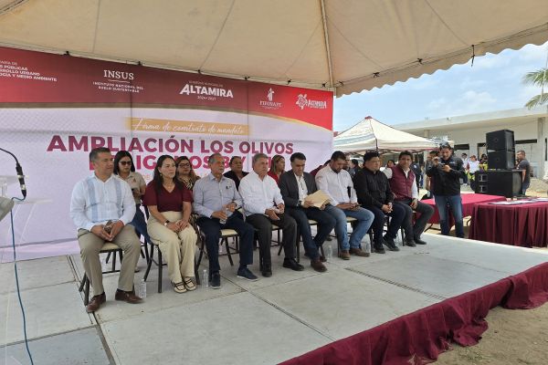 Firman contrato para avanzar en escrituración de 880 predios en Altamira