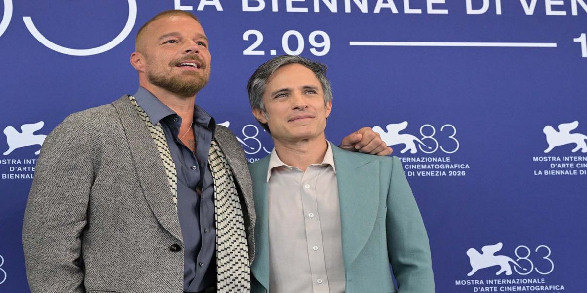 Gael García Bernal y Ricky Martin  estrenan ‘Hombre al agua’ en Venecia