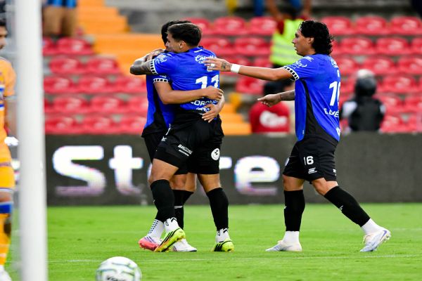 Vence Querétaro a Tigres con gol de último minuto