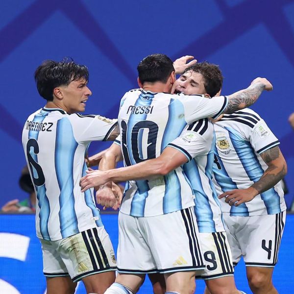 Argentina viene de atras para vencer a Egipto y calificar a cuartos