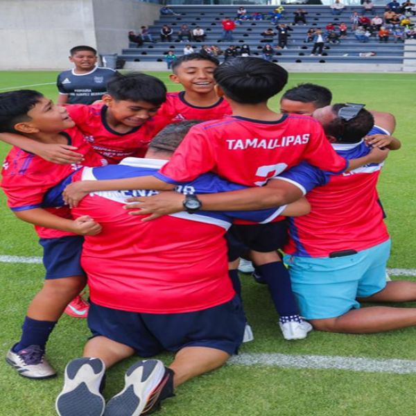 Logra escuela victorense campeonato nacional de fútbol
