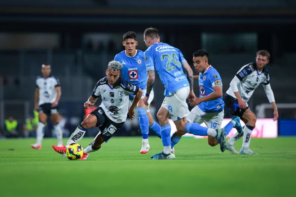 Vence Cruz Azul por la mínima diferencia a Queretaro