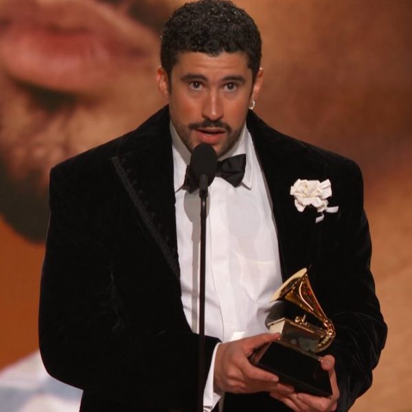Bad Bunny hace historia en los Grammy 2026 y da polémico mensaje al recibir su premio