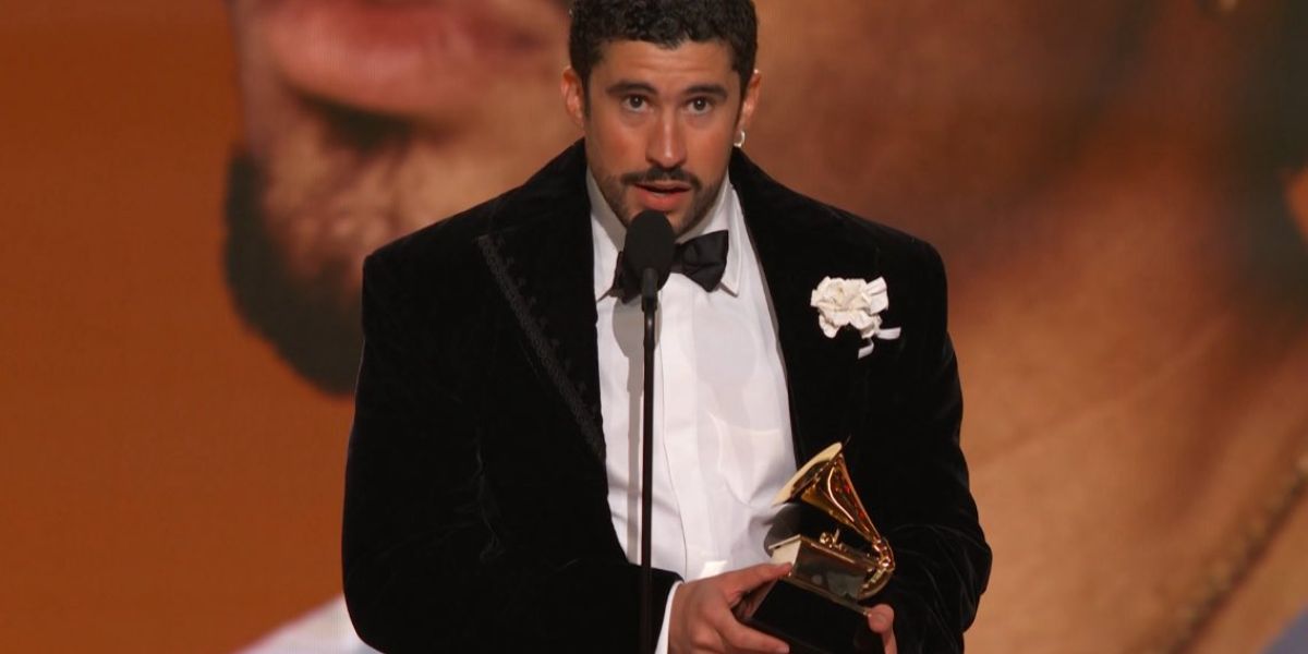 Bad Bunny hace historia en los Grammy 2026 y da polémico mensaje al recibir su premio