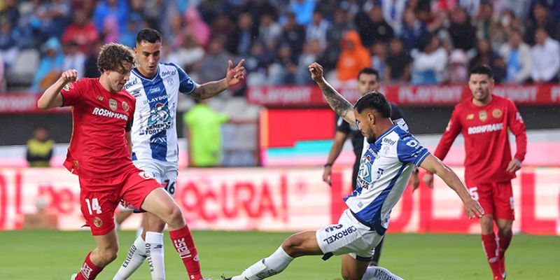 Pachuca hace valer su casa y elimina al bicampeón Toluca  