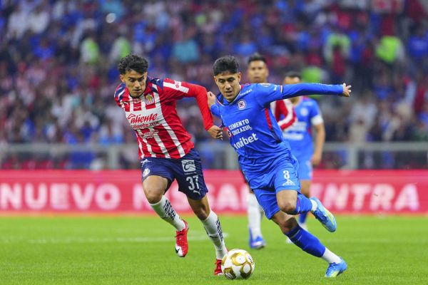Empatan Cruz Azul y Chivas en ida de la Semifinal