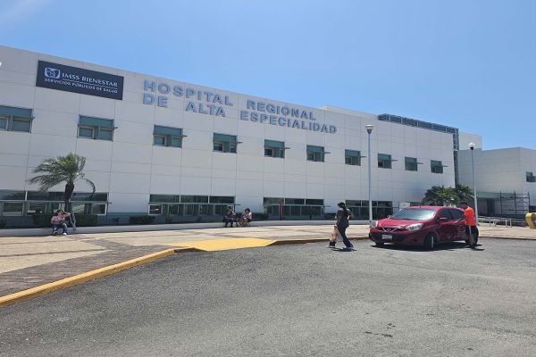 Refuerza HRAE su plantilla con nuevos médicos especialistas