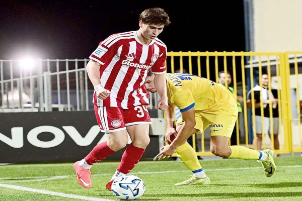 Debuta ‘Hormiga’  en la Súper Liga de Grecia con el Olympiacos