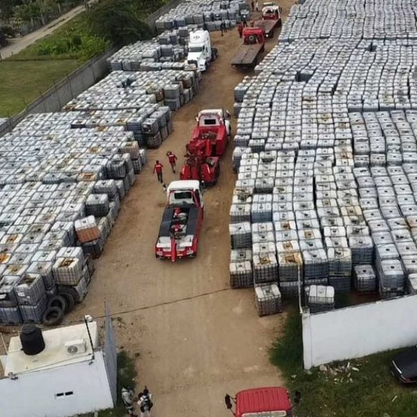 Contralmirante acusado de huachicol fiscal logra frenar orden de captura