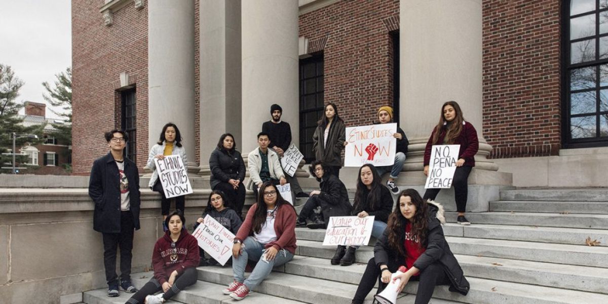 Harvard elimina oficinas de diversidad tras presiones de Trump