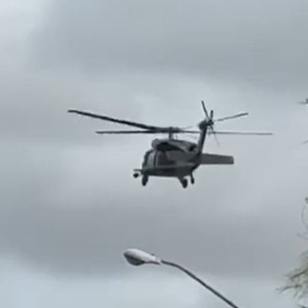 Helicóptero de Estados Unidos apoya operativo del INM en el Río Bravo 