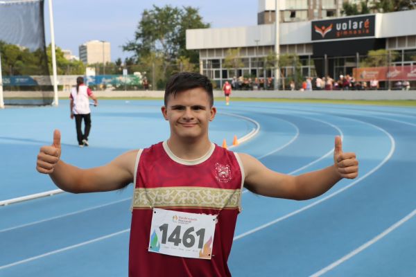Alejandro Avilés rompe su propio récord mundial en los 100 metros planos