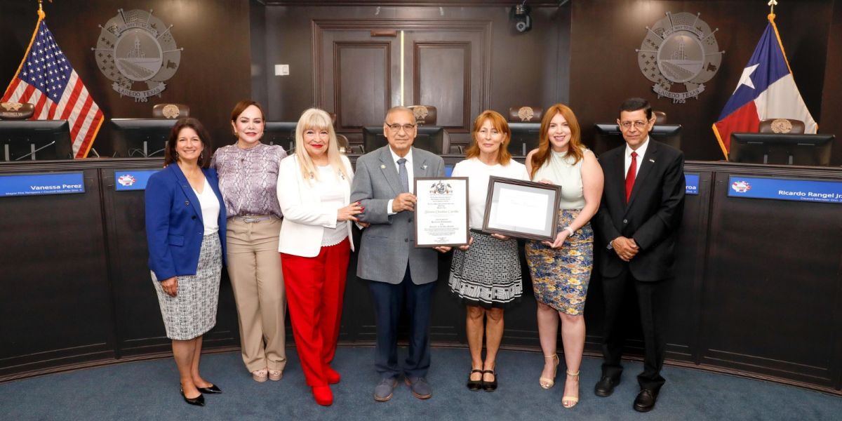 Fortalece Carmen Lilia Canturosas lazos con Laredo, Texas a través del deporte y la salud