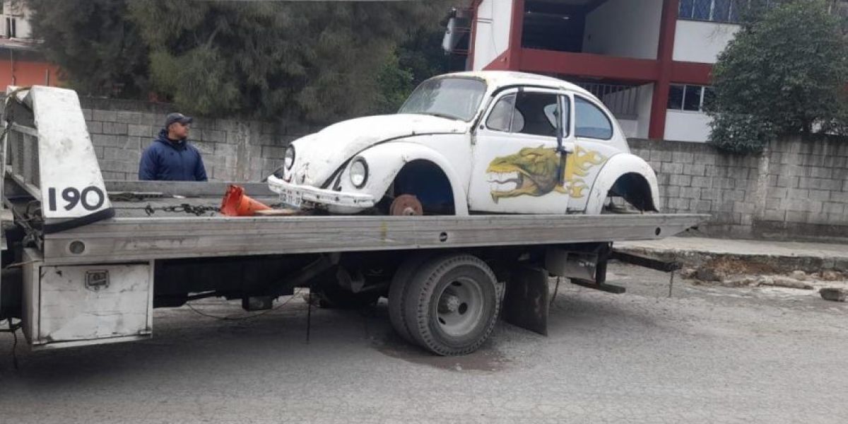 Autos “yonkeados” generan contaminación visual y ambiental
