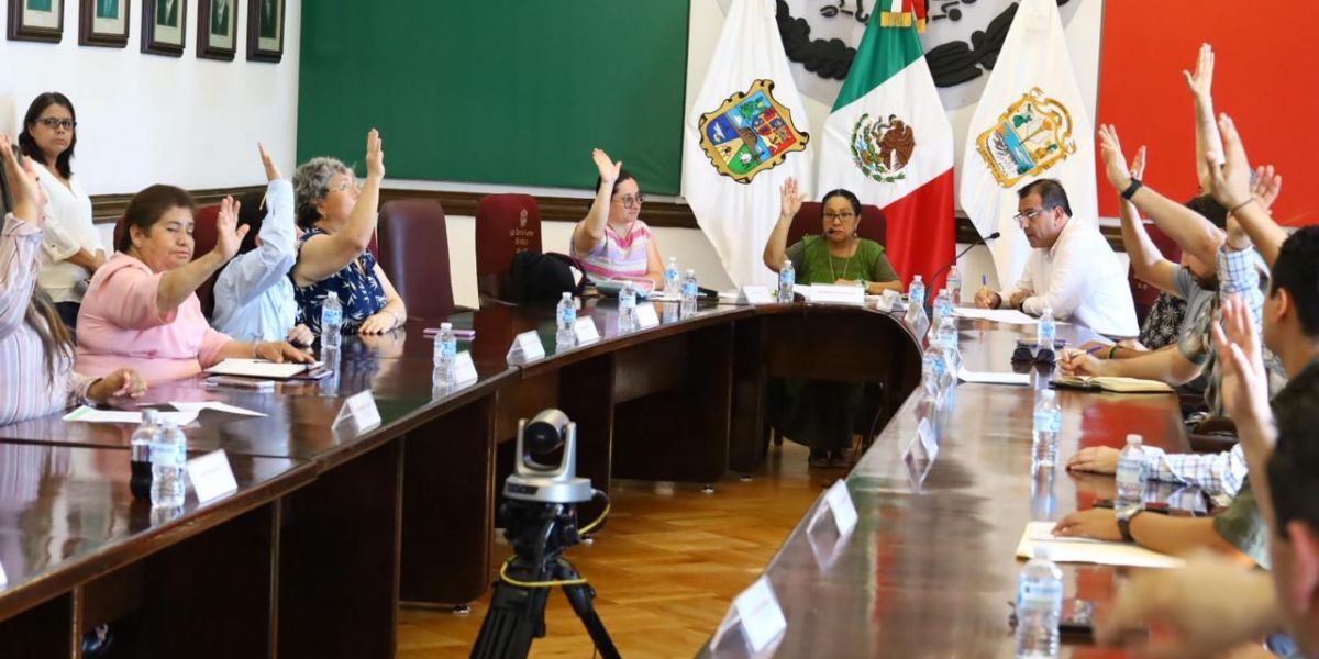 Cabildo da trámite a iniciativas del Congreso