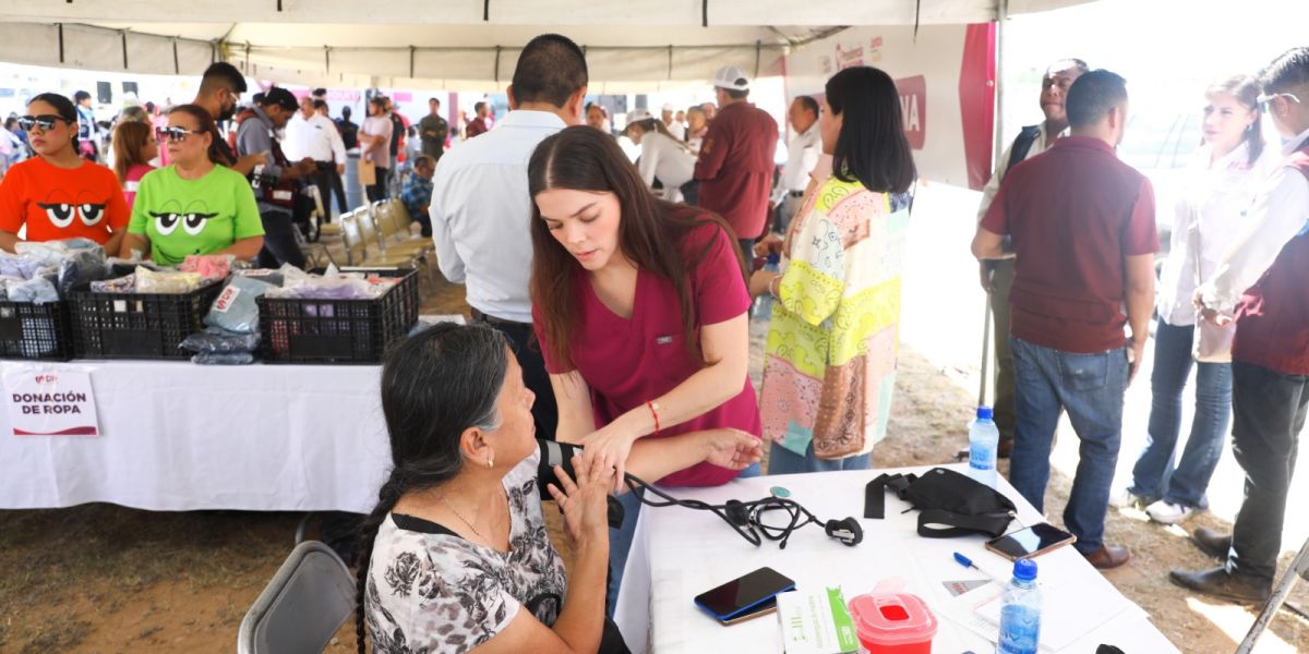 Servicios, trámites y apoyos del gobierno municipal llegan a Colinas del Sur con ” Presidencia cerquita de ti”