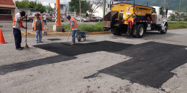 Acelera Municipio rehabilitación de asfalto dañado por lluvias