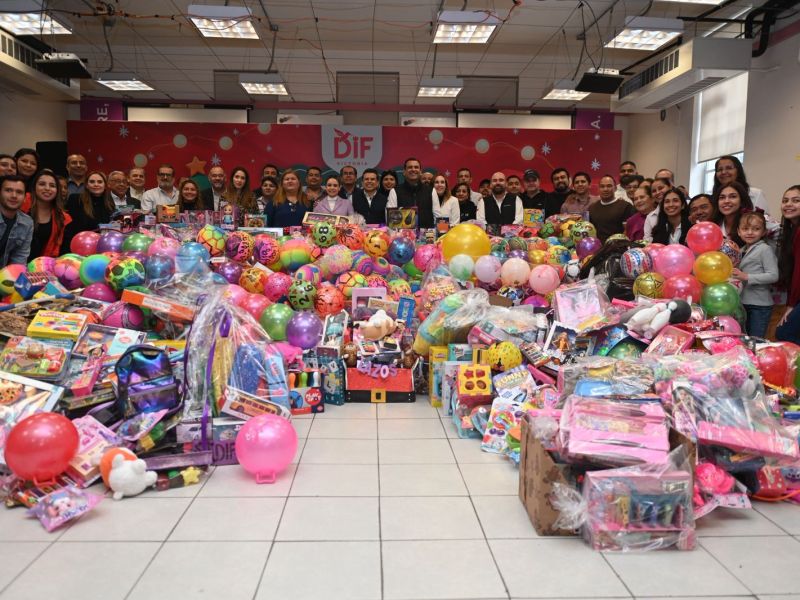 Arrancan Lucy y Lalo “Ayudemos a Santa 2025”