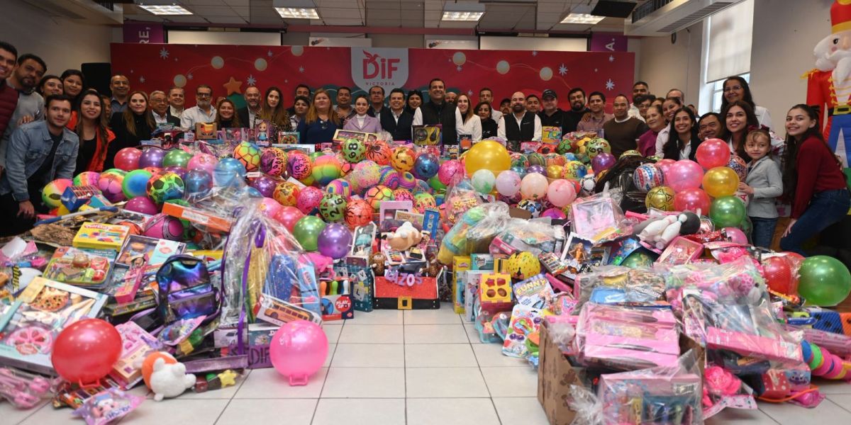 Arrancan Lucy y Lalo “Ayudemos a Santa 2025”