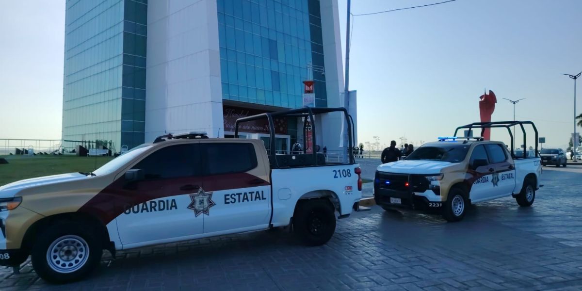 Refuerzan seguridad en la Torre Bicentenario ante amenaza de protesta del personal del IMSS-Bienestar