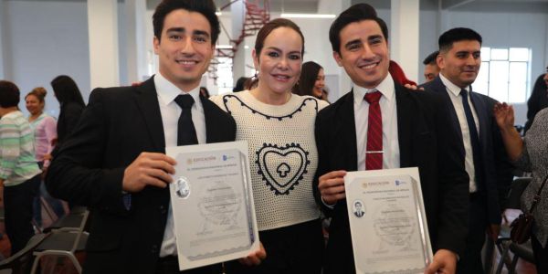 Gobierno municipal entregará 300 becas de titulación para impulsar a la juventud neolaredense