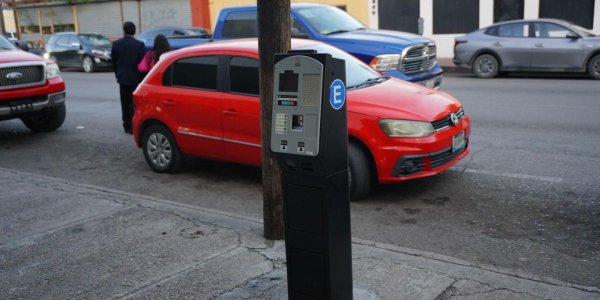 Nuevo Laredo moderniza su sistema de estacionamiento con nuevos parquimetros inteligentes