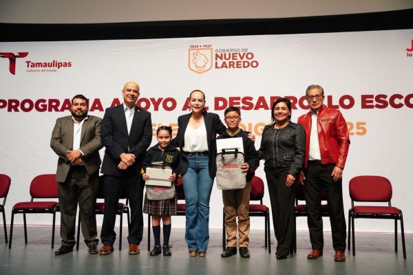 Alcaldesa Carmen Lilia Canturosas impulsa la educación con la entrega de tabletas a estudiantes destacados