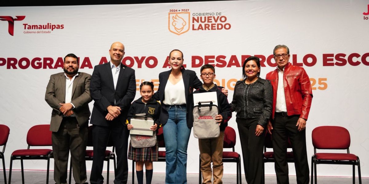 Alcaldesa Carmen Lilia Canturosas impulsa la educación con la entrega de tabletas a estudiantes destacados