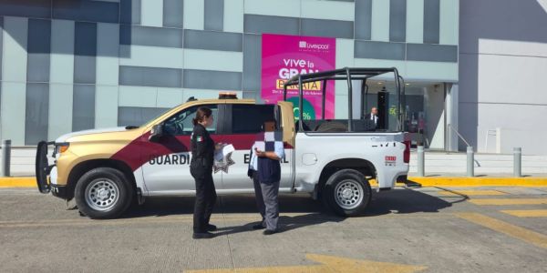 Detienen a hombre por amenazas contra su expareja en tienda departmentental de Victoria