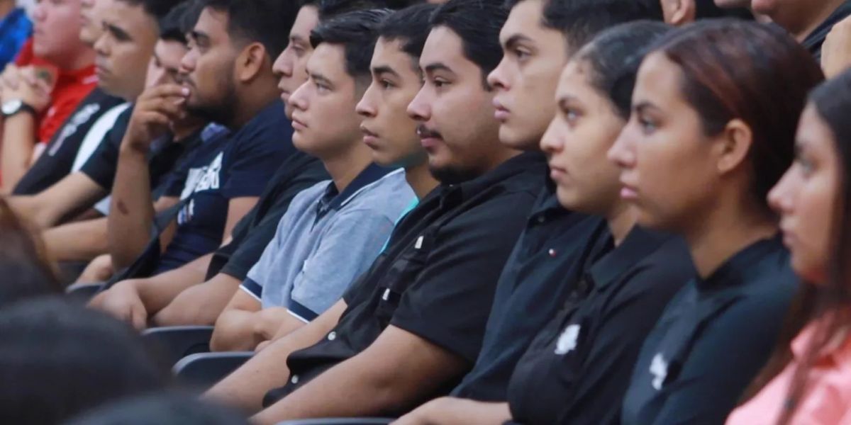 Congreso empuja educación financiera en bachilleratos y universidades