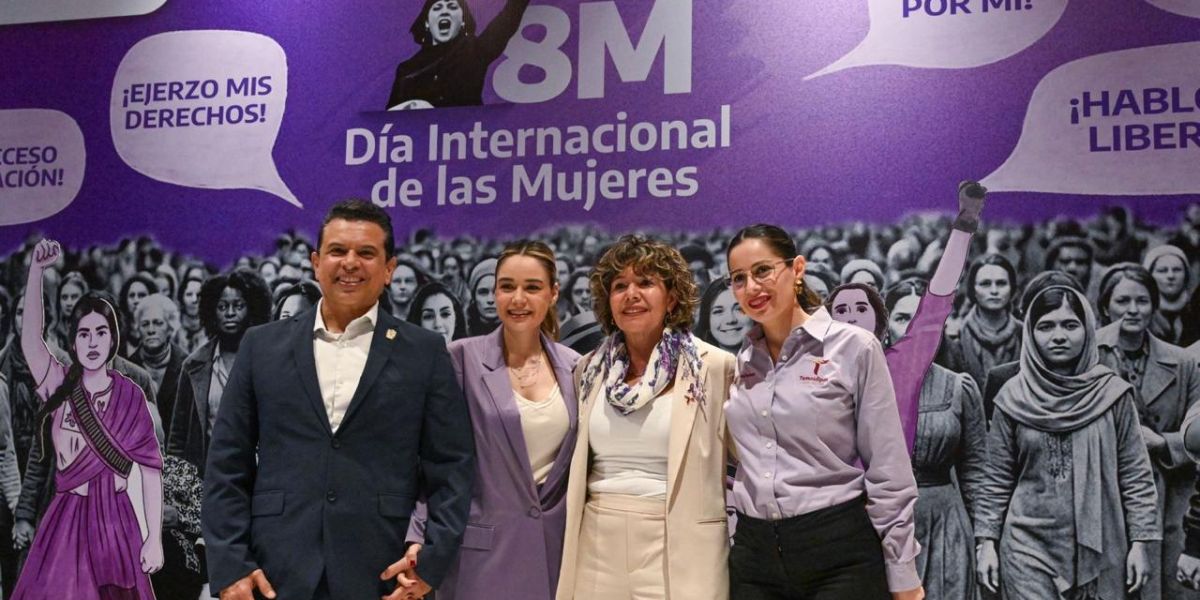 Asisten Lucy y Lalo a ciclo de conferencias en conmemoración del M8