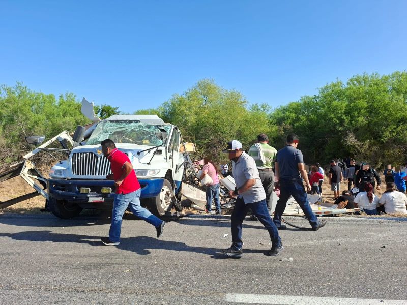Accidente deja 15 mujeres lesionadas en Padilla