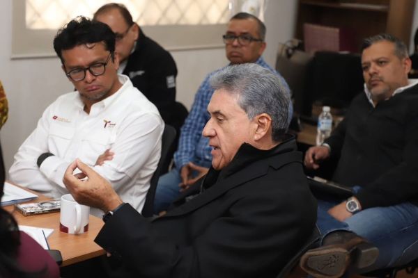 Refuerza Armando Martínez coordinación para impulsar desarrollo energético en la zona