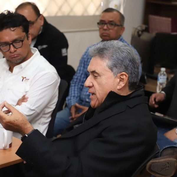 Refuerza Armando Martínez coordinación para impulsar desarrollo energético en la zona