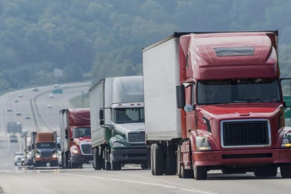 Restringe SICT carga pesada en carreteras por Semana Santa