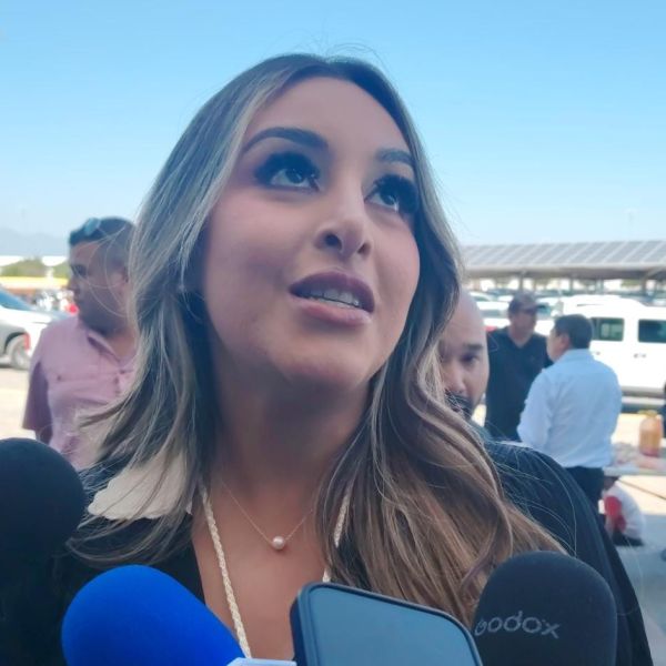 Alcaldesa evade disculpa por video del cuchillo y mantiene postura