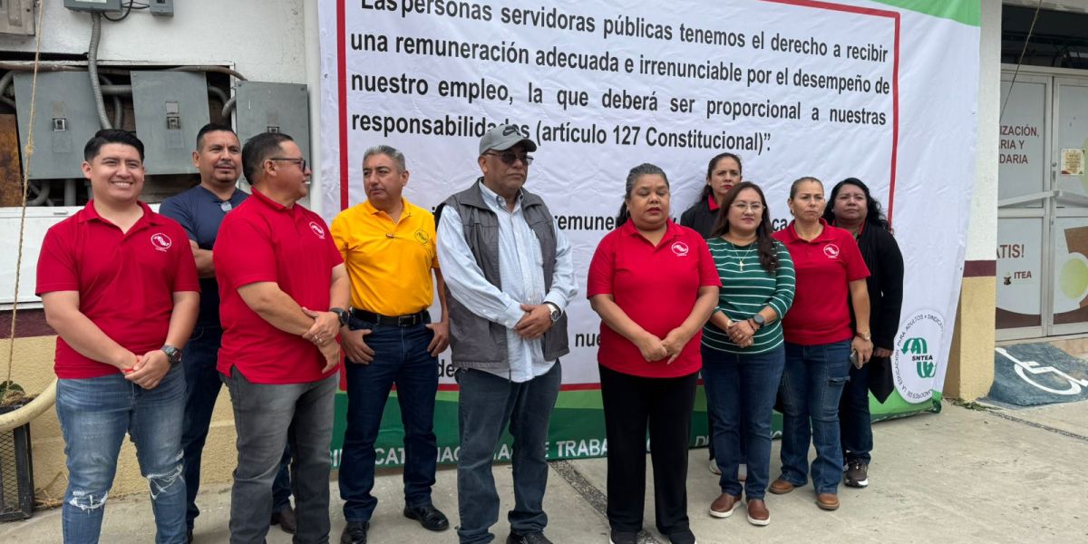 Golpea rezago salarial a trabajadores del ITEA; salen a protestar