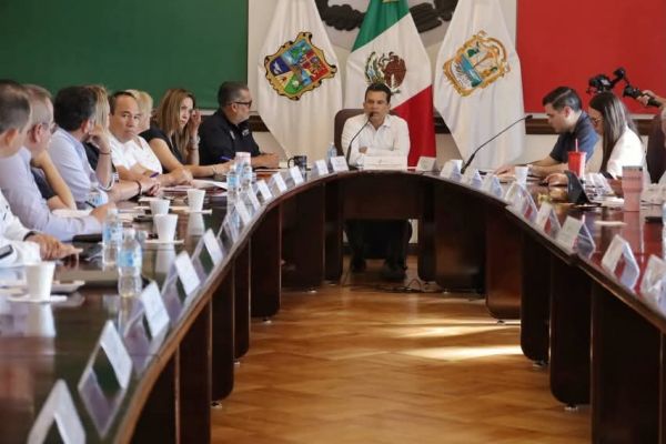 Cumple Lalo Gattás compromisos de territorio y audiencia pública