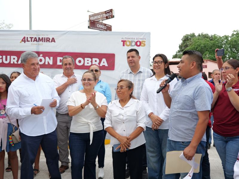 Entrega Armando Martínez obras de pavimentación por más de 7 millones de pesos