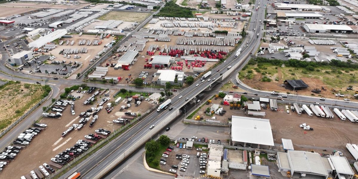 Alcaldesa Carmen Lilia Canturosas entrega modernización del bulevar aeropuerto y fortalece el corredor logístico de Nuevo Laredo