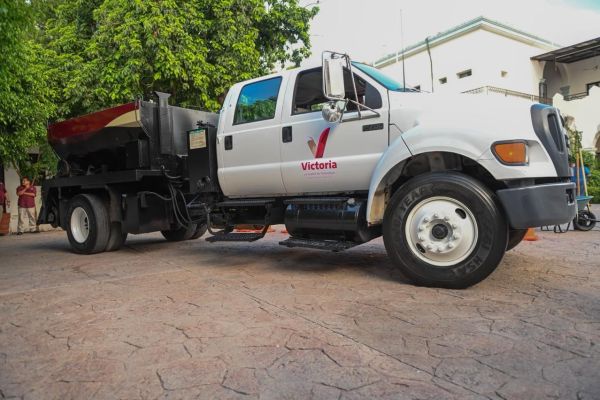 Adquiere gobierno de Victoria más equipo para conservación de calles.