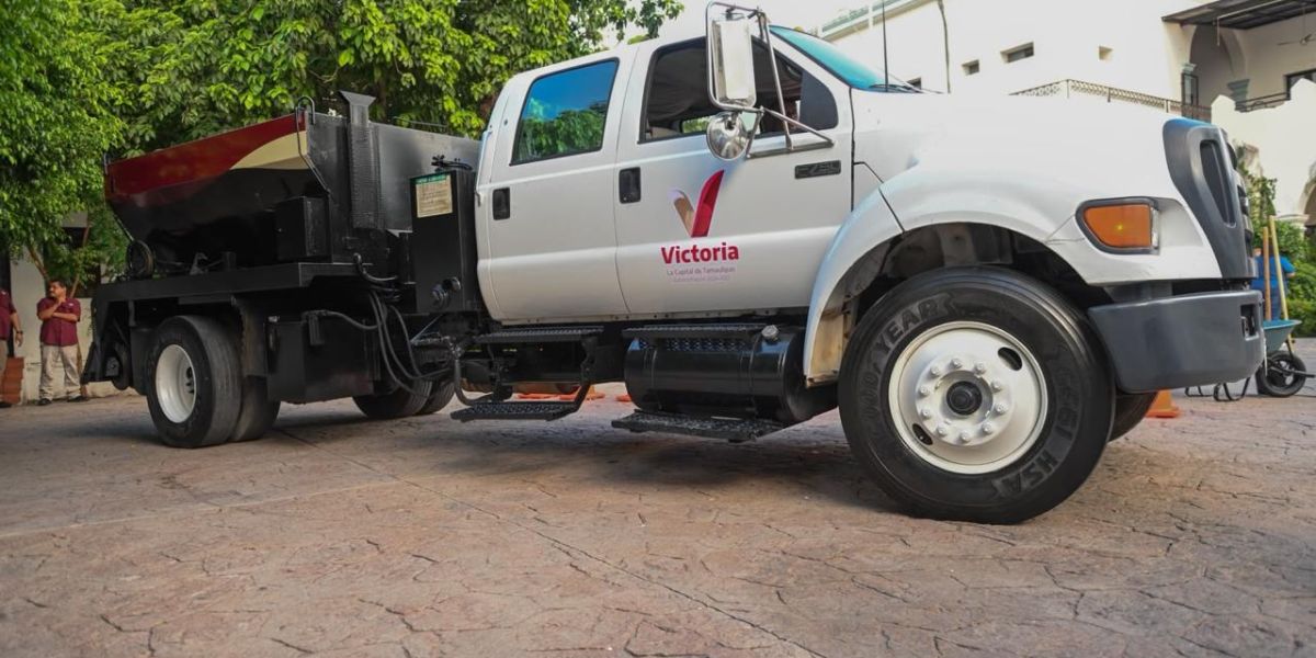 Adquiere gobierno de Victoria más equipo para conservación de calles.